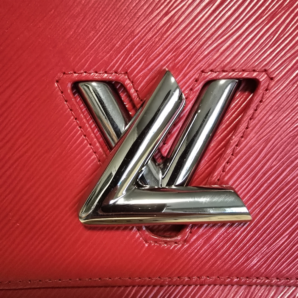 Authentic Louis Vuitton Epi Leather Twist Shoulder Bag Or Crossbody Bag